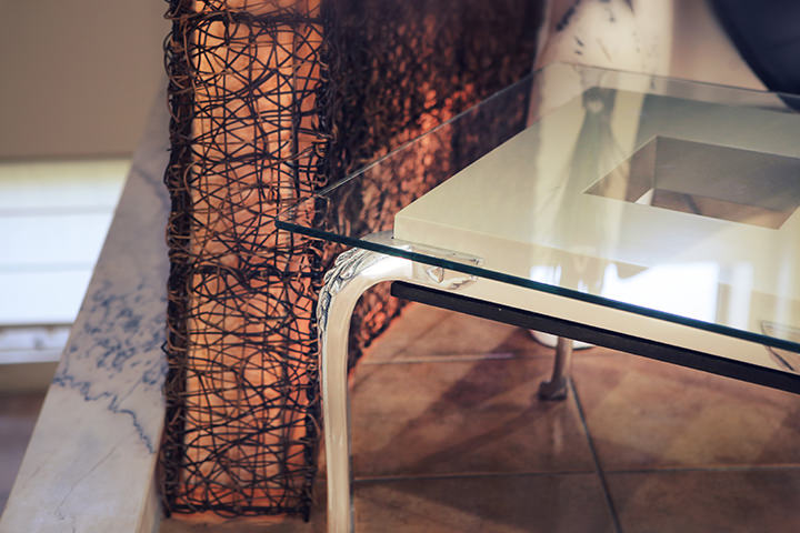 Londrina Corner Table