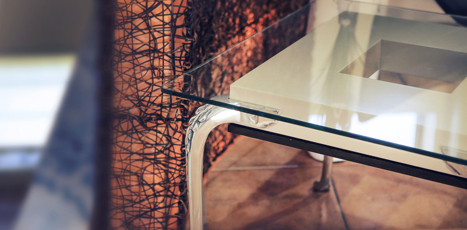 Londrina Corner Table