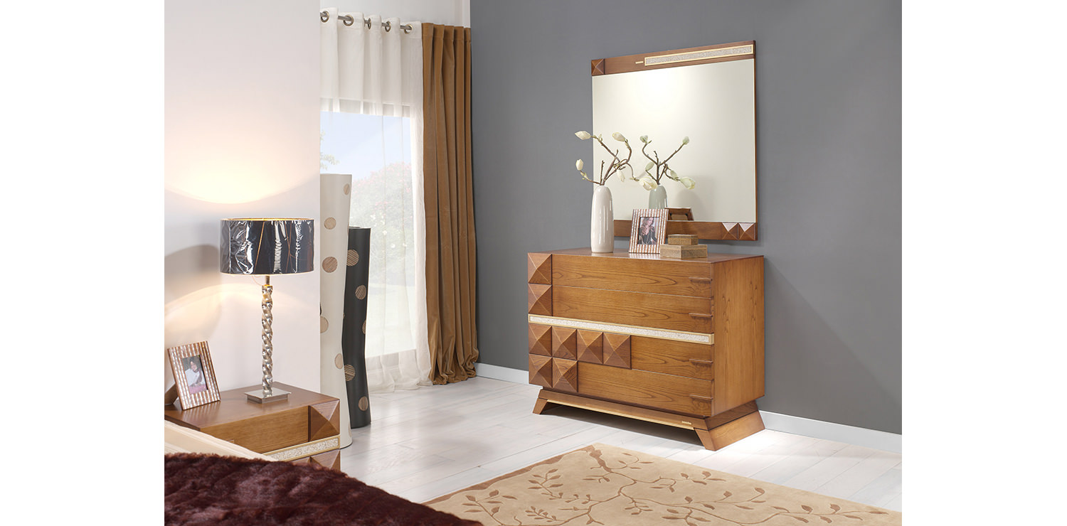 Oro Chest of Drawers